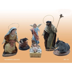 Nacimiento de barro y tela lienzado