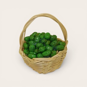 Cesto grande de aceitunas verdes para el belén